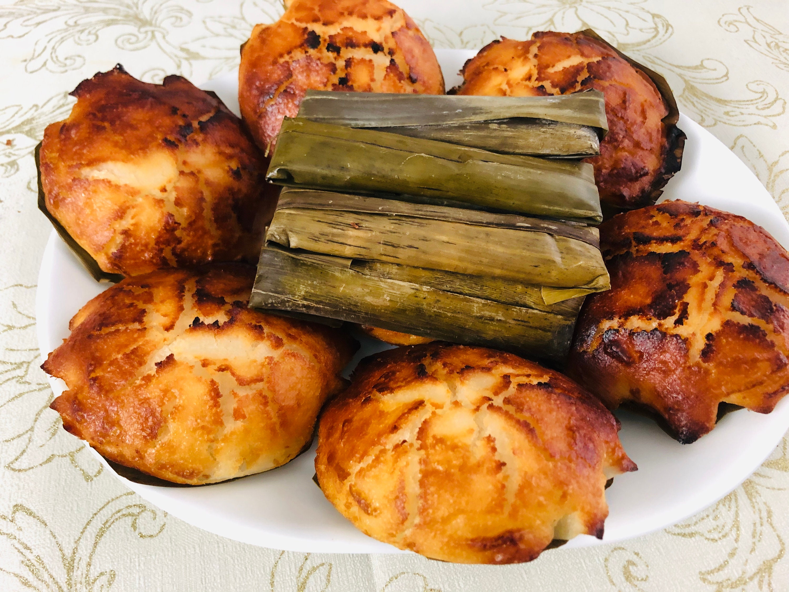 Bibingka & Budbud Combo Box  (18 Bibingka | 10 Budbud)