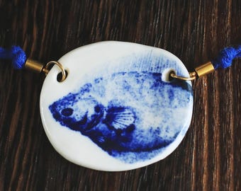 Pleuronectiformes / Illustration de collier en porcelaine