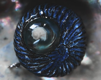 Whirpool / Black Ceramics Pendant with Seashell from Okinawa Island