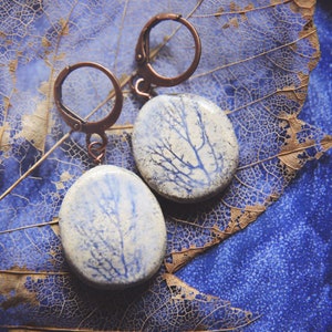 Seaweed Grove / Ceramic Earrings with Algae Imprints image 2