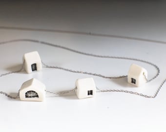 Envie de vivre à côté / Suspensions en porcelaine