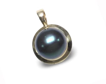 Ciondolo con perla nera - Design con cerchi in oro giallo 14k