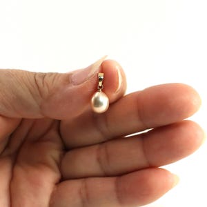 AAA Pink Freshwater Pearl Pendant - 14k Yellow Gold + Box Chain