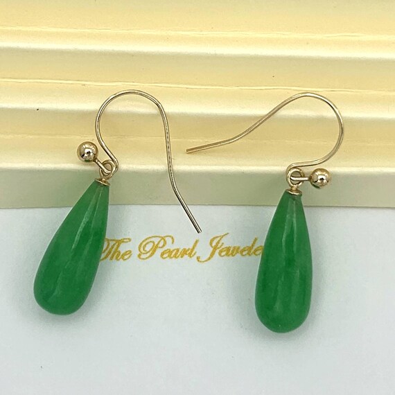 Orecchini A Perno In Oro Giallo 14Kt Con Giada Verde. Eleganti E Semplici, Con Chiusura A Frizione. Perfetti Per Ogni Occasione. Cod. E-3090Y-AM.