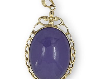 14k Yellow Gold Cabochon Cut Lavender Jade Pendant Necklace