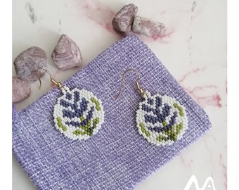 Lavender flower earrings,  beaded dangle earrings, Miyuki earrings, floral earrings, dainty earrings, lilac earrings