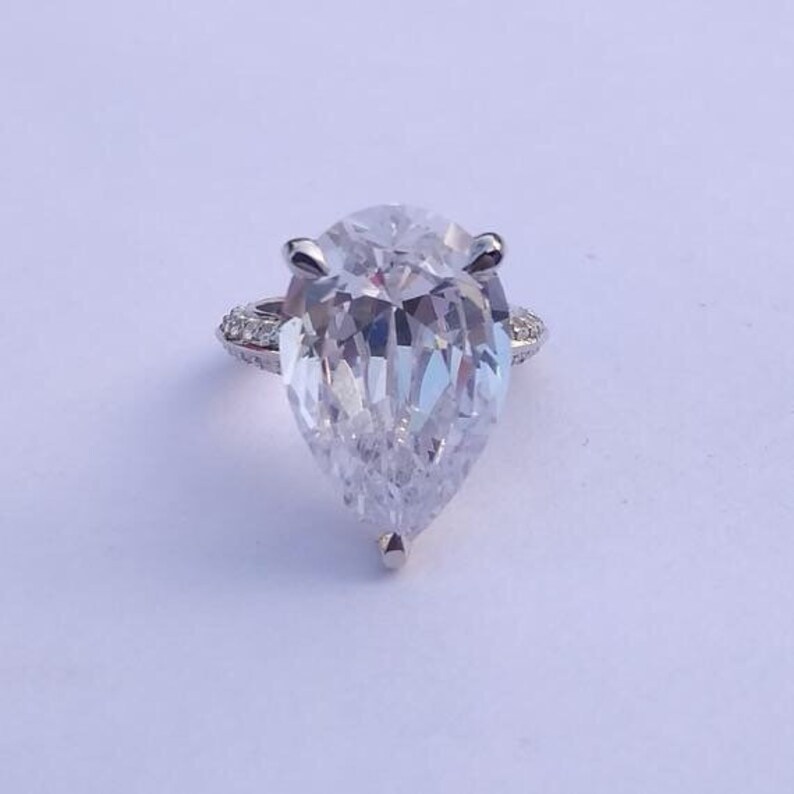 18*12mm White Pear Cut Cubic Zirconia Diamond Engagement Wedding Ring in 925 Sterling Silver For Women Beautiful Celebrity Inspiration Ring