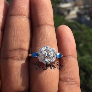 Collector’s Edition Enchanted Disney Cinderella 70th Anniversary Simulated Blue Topaz Diamond Ring in 925 Sterling Silver 6403