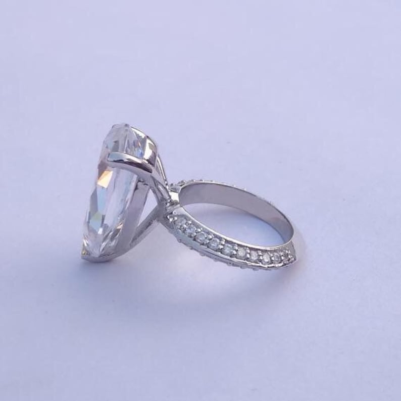 18*12mm White Pear Cut Cubic Zirconia Diamond Engagement Wedding Ring in 925 Sterling Silver For Women Beautiful Celebrity Inspiration Ring