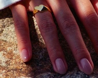 Hartenring, gouden zegelring met hartje, liefdesring, zilveren ring met vergulding