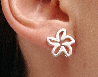 Silver flower studs, flower earrings, small earrings, tiny earrings, floral jewelry, sterling silver studs, earrings for her