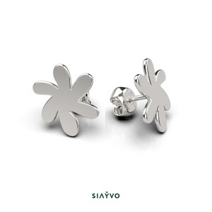 Flower earrings, silver chamomile, daisy earrings, silver stud earrings, silver petals, shiny earrings image 2