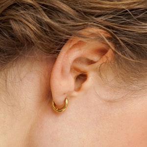 Aros chapados en oro, aros de plata con dorados, aros pequeños dorados, congo pequeño dorado, pendientes pequeños de diario, aros para ella