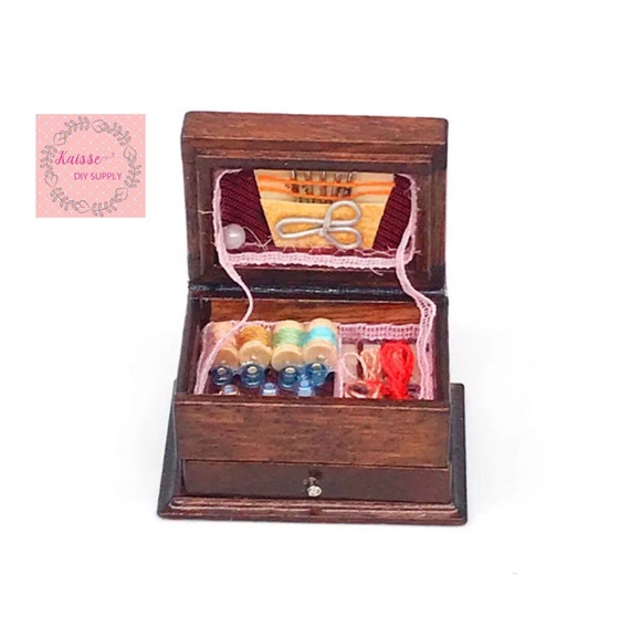 1:12 Scale Mini Wood Sew Craft Thread Kit Dollhouse Accessory Fairy Garden Decor 1:12 Scale Mini Wood Sew Craft Thread Kit Dollhouse Accessory Fairy Garden Decor