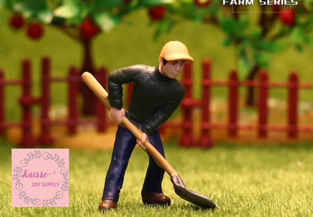 Farmer Miniature, Farmer Figurine , Gardener Miniature, Garden
