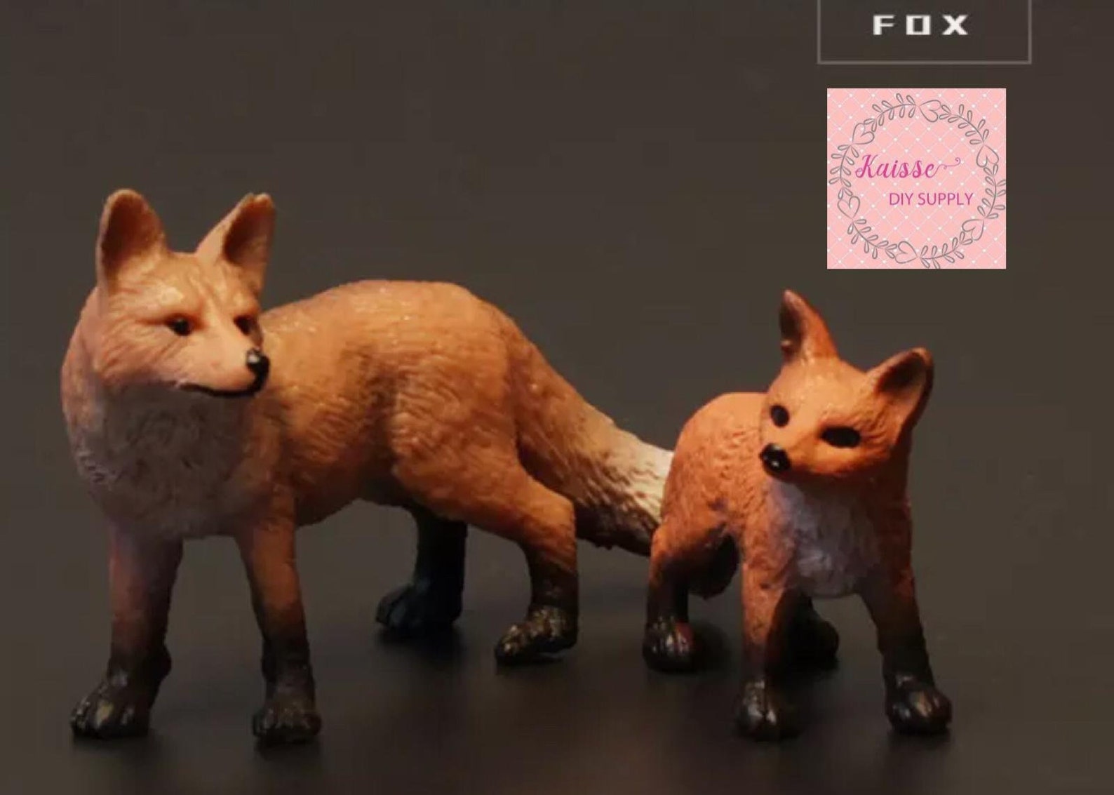 Лисица в миниатюре 5. Лиса миниатюра. Фигурка лисы 18 + из Китая. Миниатюра Лисичка бисквит. Fox Toy Family.