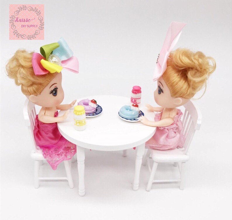 Dollhouse dining table dollhouse decoration dollhouse miniature 1:12 Dollhouse small dining table and chairs
