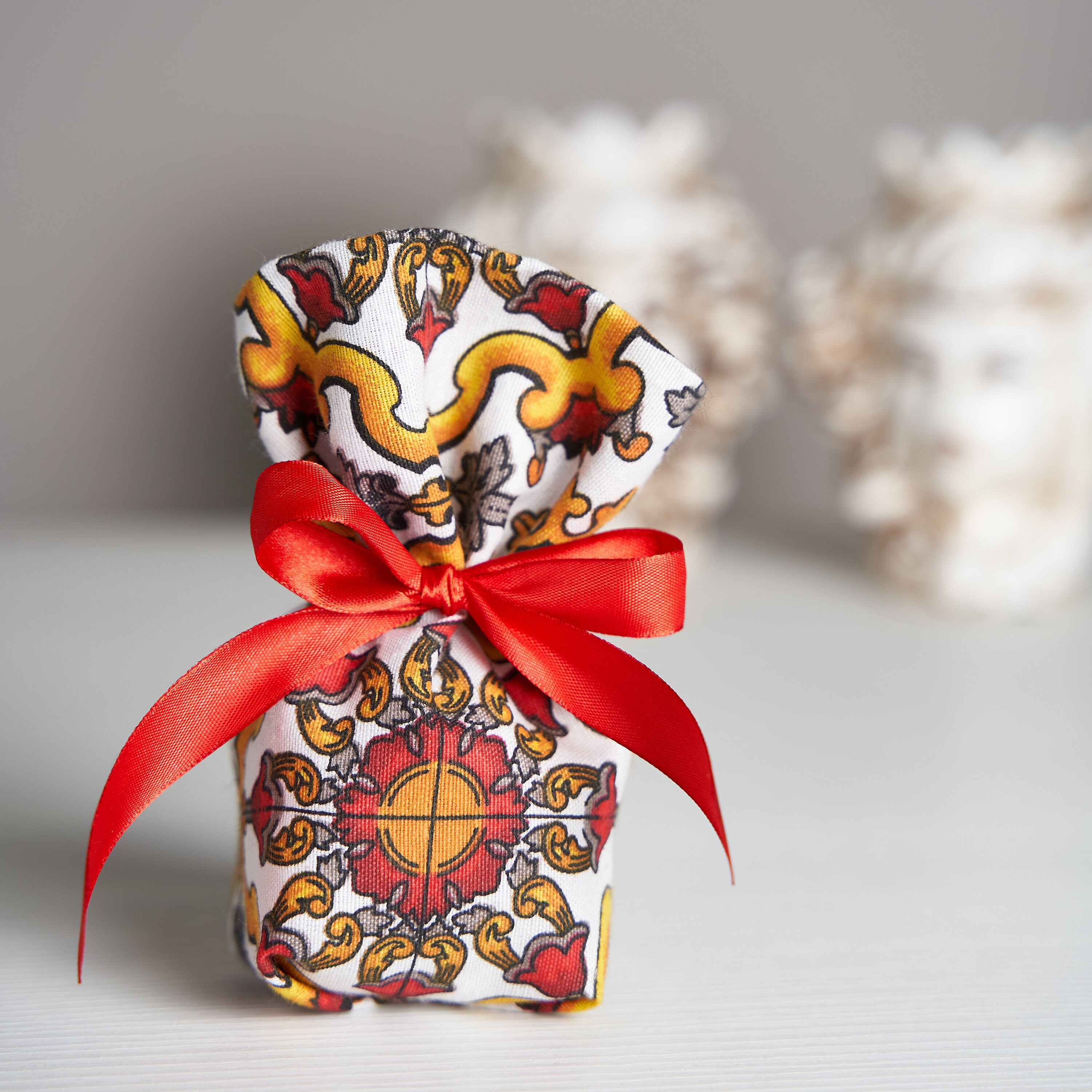 Sicilian majolica confetti bag red color suitable for wedding Etsy