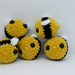Pluizige zakbij, Buddy Bee