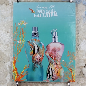 Plakat Jean Paul Gaultier, zapach letni, butelki perfum Classique i Le Male, kosmetyki les eaux des d&#39;ete, reklama, dekoracje ścienne