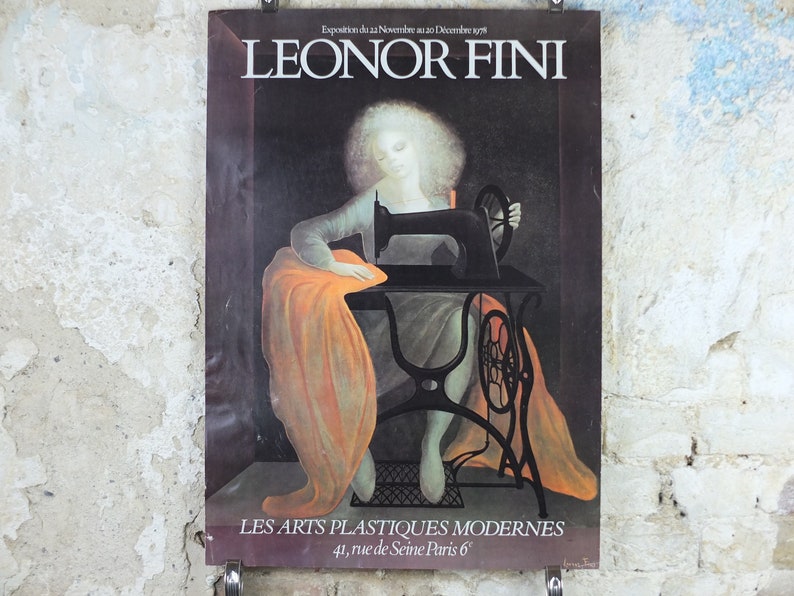1978 Affiche Leonor Fini, Machine à coudre, Galerie surréaliste La Machine à Coudre exposition, décor dart mural image 1