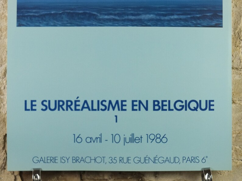 1986 René Magritte Poster, Surréalisme en Belgique, LOiseau du ciel 1966, état étonnant, surréaliste, galerie exposition art mural années 1980 image 4