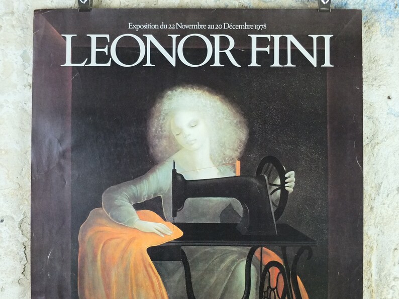 1978 Affiche Leonor Fini, Machine à coudre, Galerie surréaliste La Machine à Coudre exposition, décor dart mural image 3