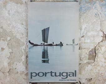 1979 Portugal Travel Poster, Costa de Prata, Portugal, barcos de pesca, xávega fishing boats, Portuguese travel wall art decor