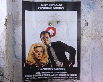 1975 Hustle Poster, Burt Reynolds Catherine Deneuve, La Cite Des Dangers, French "Grande" size, Vintage French, film cinema wall art decor