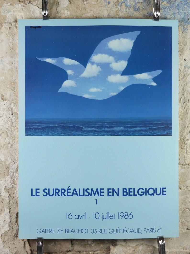 1986 René Magritte Poster, Surréalisme en Belgique, LOiseau du ciel 1966, état étonnant, surréaliste, galerie exposition art mural années 1980 image 2