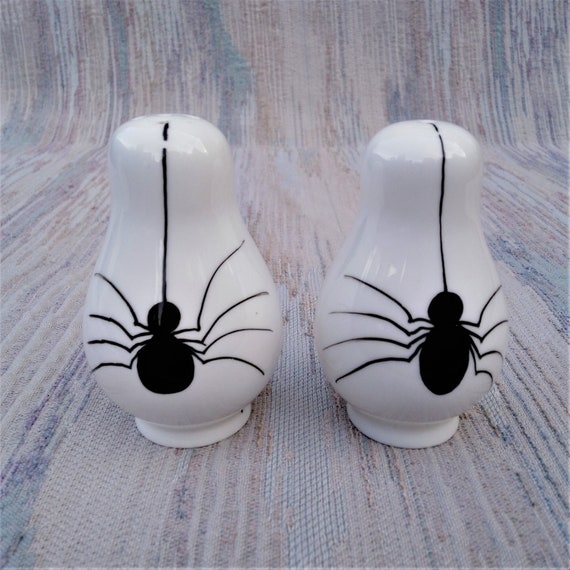 Spider salt and pepper shakers.