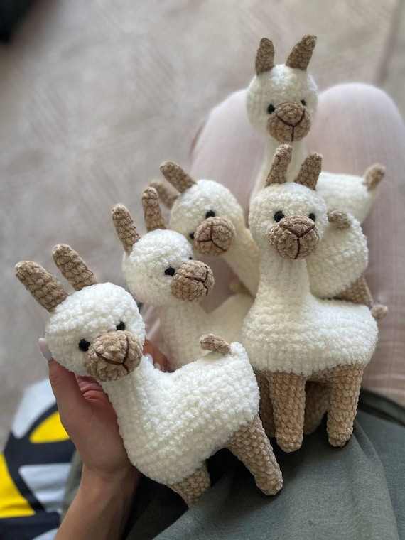 Peluche amigurumi de ganchillo hecho a mano Llama España
