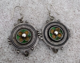 Pendientes antiguos de plata bereber: joyería étnica marroquí