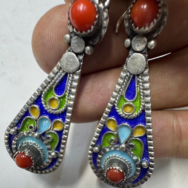 Berber oorbellen zilver email: Marokkaanse sieraden, handgemaakte Marokkaanse zilveren oorbellen, Berber oorbellen, Afrikaanse sieraden, etnische sieraden, amazigh