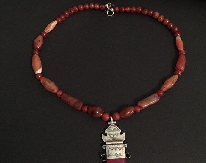 Cornaline necklace,Tuareg silver pendant,vintage Tuareg necklace,Tuareg jewelry,antique cornaline,Berber Jewellery,North african Jewellery