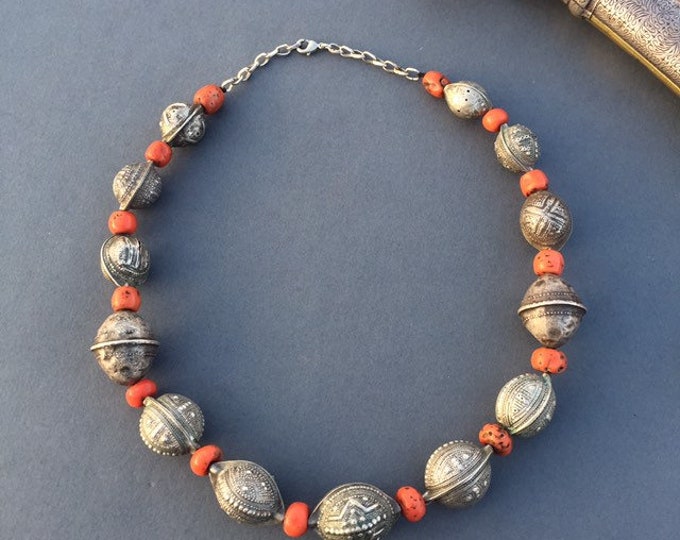 Antique Mauritanian Silver & Coral Necklace: Agrab al fadda Bead