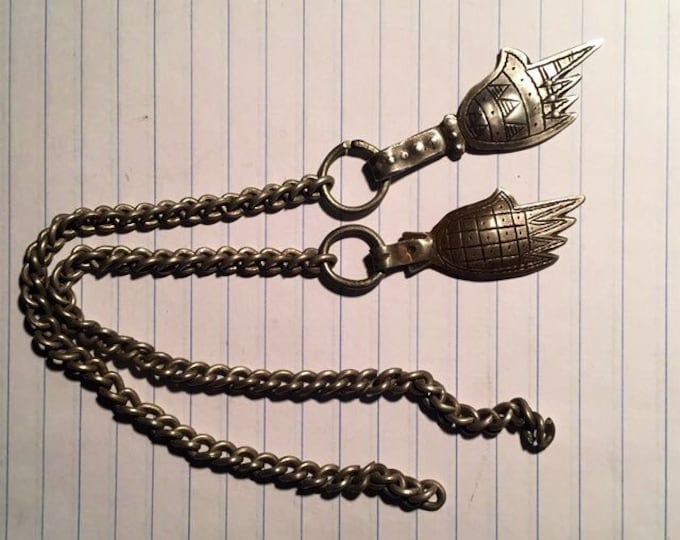 Vintage Berber Silver Khamsa Amulet Chain: Moroccan Jewelry