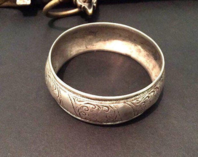 Vintage Berber Silver Bracelet: North African Jewelry