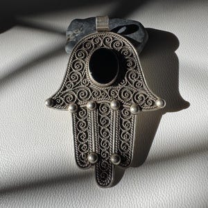 Khamsa berbère (argent),Hamsa,Main de Fatma,khamsa,ⵜⴰⴼⵓⵙⵜ,Tafust,Pendentif berbère,Bijoux berbère,Bijoux berbères,Bijoux africains,bijoux du Maroc