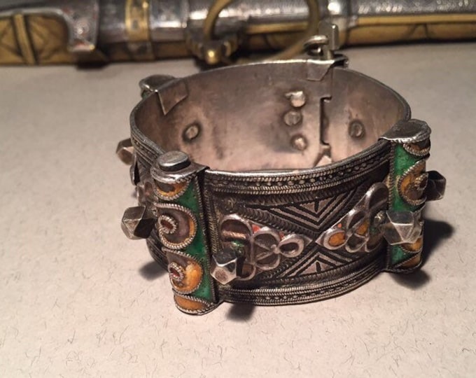 Antique Berber Silver Nbala Bracelet: Moroccan Ethnic Jewelry
