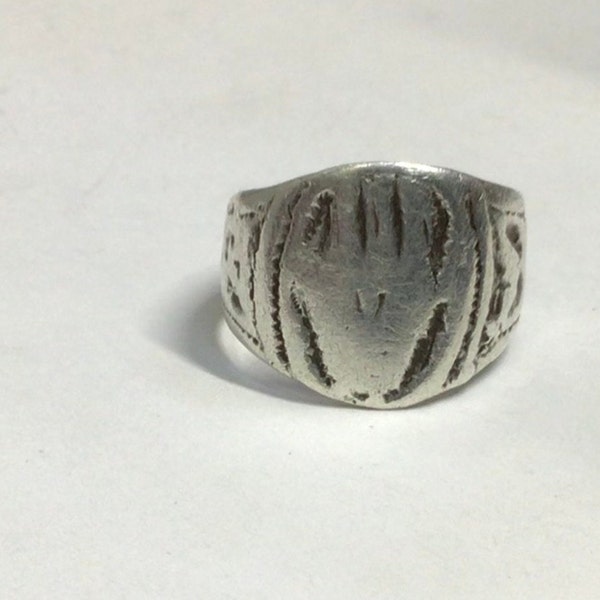 Moroccan silver ring,antique Berber silver ring,North African jewelry,ethnic jewelry,Berber ring,khamsa ring,Amazigh ring,Moroccan ring