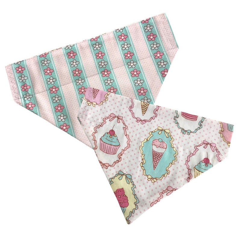 Sweets /& Treats reversible vintage cupcakes and flowers 100/% cotton pet bandana