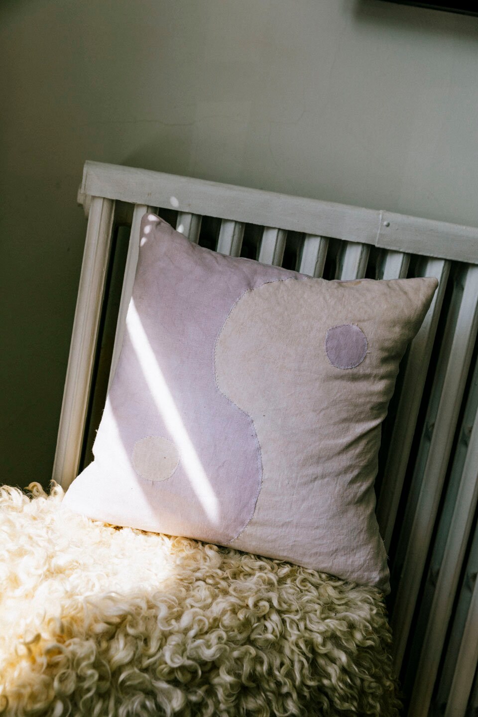 Housse d'oreiller en Linge de Yin Yang Lavande + Sable | Zéro Déchet Plante Naturelle Ment Dyed