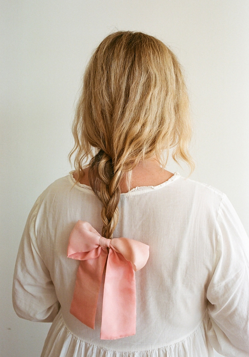Lazo de pelo de seda rosa, Lazo de pelo clásico, Coqueta, Balletcore, Clip de cinta para el pelo, Romancecore imagen 2