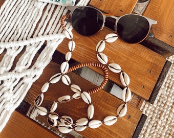 Sunglass Chain, Sea Shell Eyeglass Chain, Laces for sunglasses, Eye Glass Holder, Seashell Jewelery,