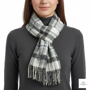 刺繍入りスカーフ、モノグラム入りチェック柄スカーフ カシミア風 - モノグラムスカーフ、彼女へのギフト、20ドル以下のギフト、パーソナライズスカーフ、タータンチェック