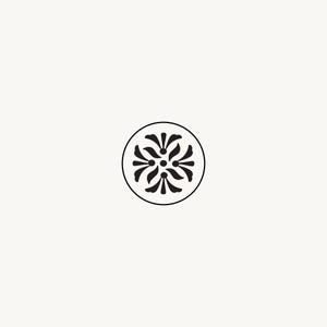 Elegant bloemenlogomerk: direct merklogo voor beauty en mode (digitale download)
