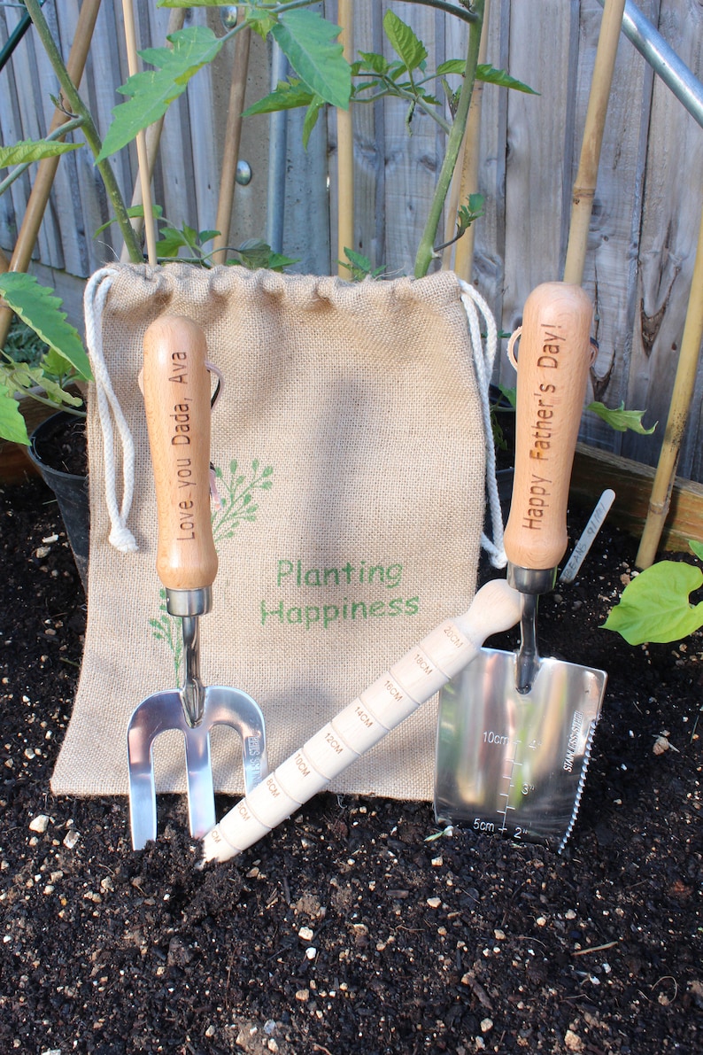 Personalised Garden Tools, Engraved Gardening Gift Set Trowel Fork Dibber Set Mother's Day, Allotment Gifts Retirement Present image 4