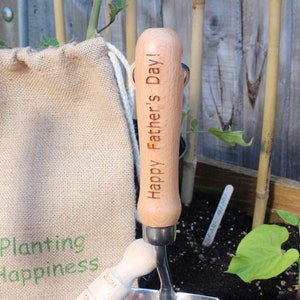 Personalised Garden Tools, Engraved Gardening Gift Set Trowel Fork Dibber Set Mother's Day, Allotment Gifts Retirement Present image 5