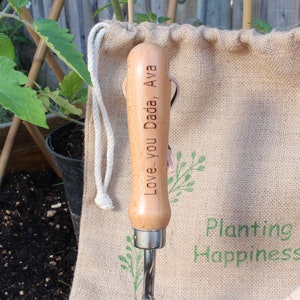 Personalised Garden Tools, Engraved Gardening Gift Set Trowel Fork Dibber Set Mother's Day, Allotment Gifts Retirement Present image 3